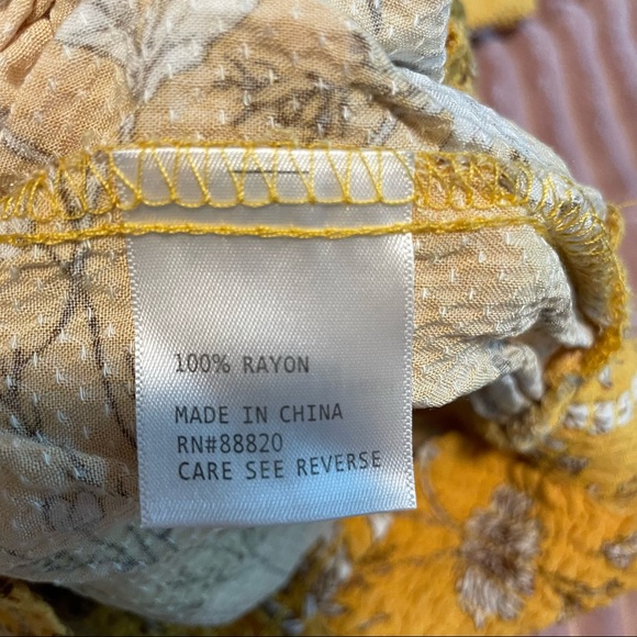 Off shoulder flowered top - Picture 8 of 9